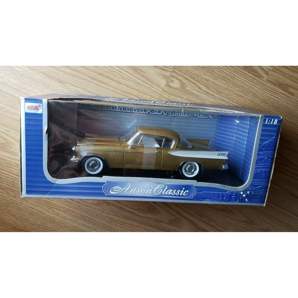 Anson Classic - 1957 STUDEBAKER GOLDEN HAWK 1:18 TIARA GOLD METALLIC White Walls